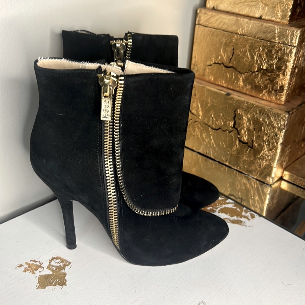 Bebe Zipper bootie size 6